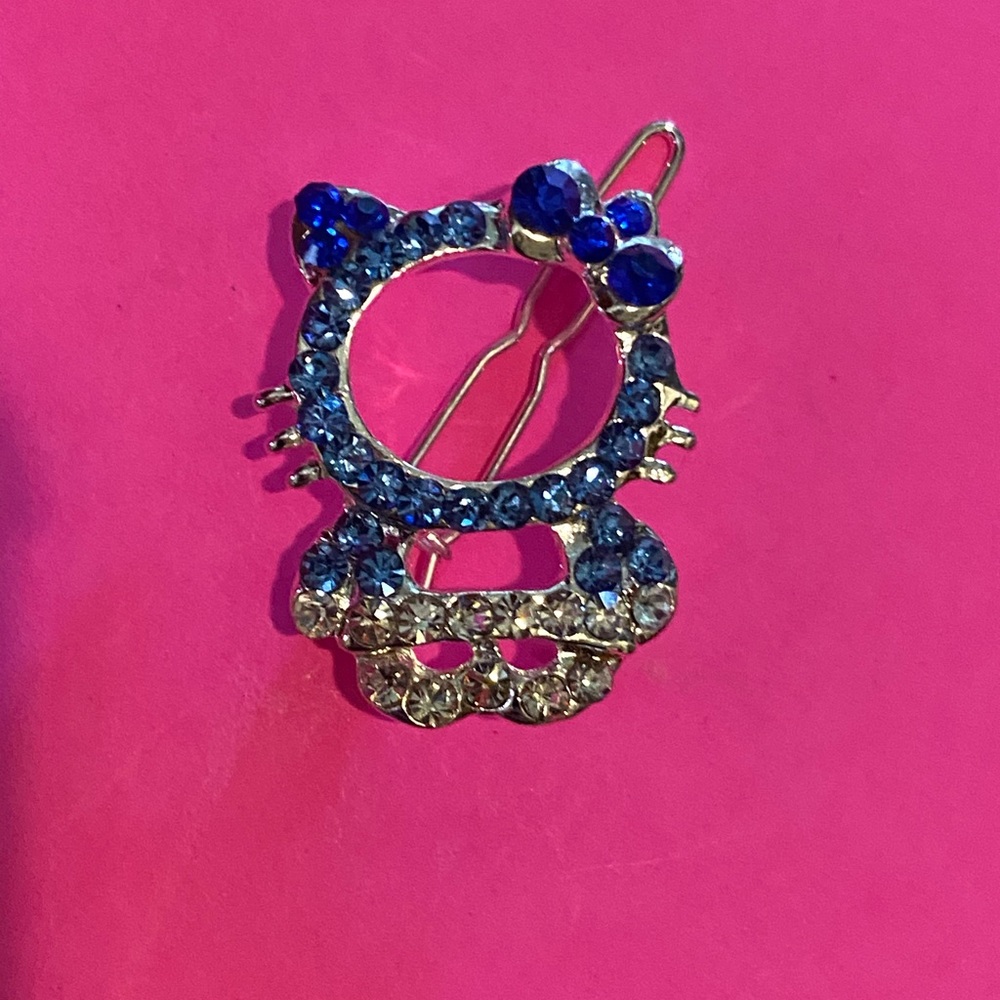 🌊 Hello Kitty rhinestone hair clip 🌊